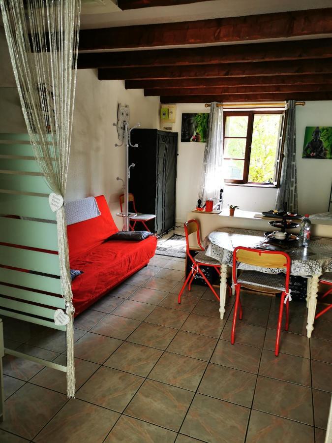 Studio Tres Agreable Totalement Independant Dans Maison Avec Cour Sans Vis A Vis Βίλα Vittel Εξωτερικό φωτογραφία